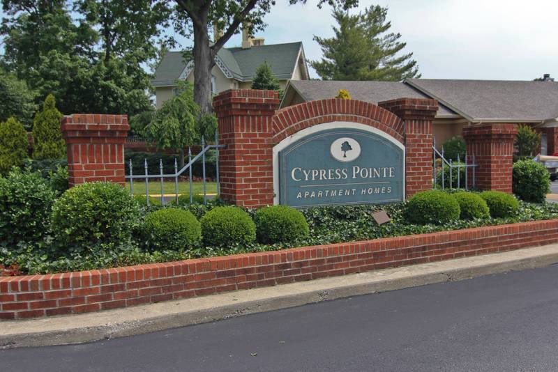 Cypress Pointe 425 S Hubbards Lane, Louisville, KY 40207 Apartment