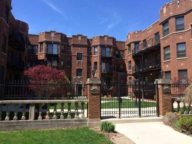 4014 N Central Park, Chicago, IL 60618