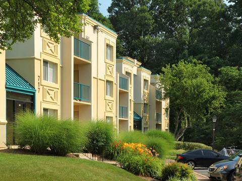 Apartment for rent at Stuart Woods, 140 Laurel Way, Herndon, VA 20170