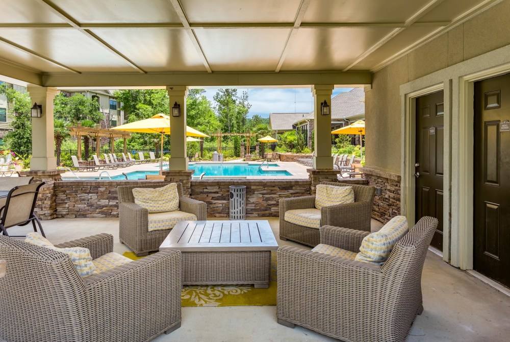 Apartment for rent at The Oxmoor, 2850 Venice Rd SW, Birmingham, AL 35211