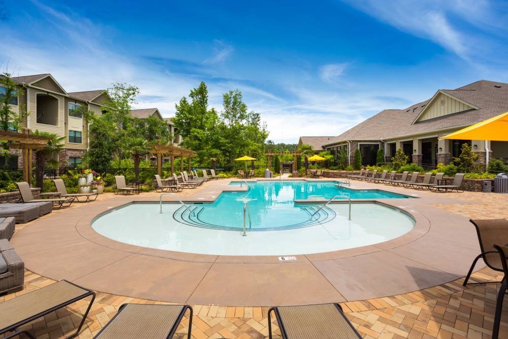 Apartment for rent at The Oxmoor, 2850 Venice Rd SW, Birmingham, AL 35211