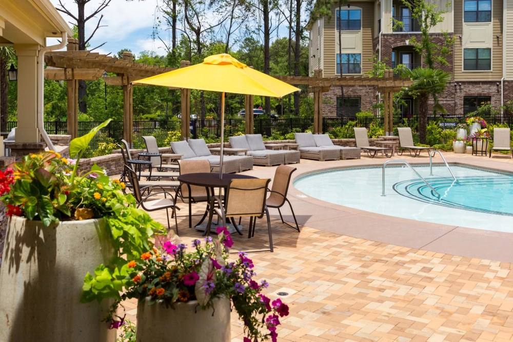 Apartment for rent at The Oxmoor, 2850 Venice Rd SW, Birmingham, AL 35211
