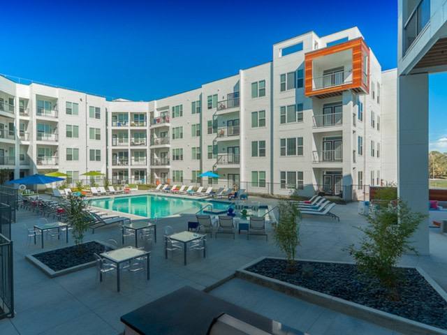 Apartment for rent at 801 Polaris Parkway, Columbus, OH 43240