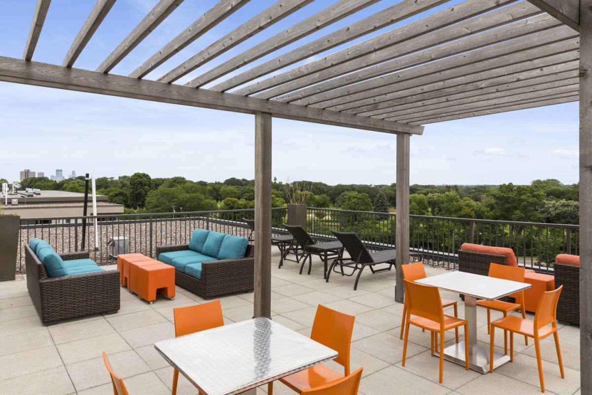 Apartment for rent at The Ellipse on Excelsior, 3920 Excelsior Blvd, Minneapolis, MN 55416