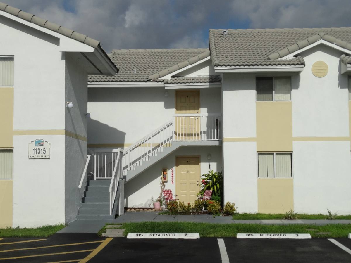 Apartment for rent at 7 West, 11325 NW 7th St, Miami, FL 33172