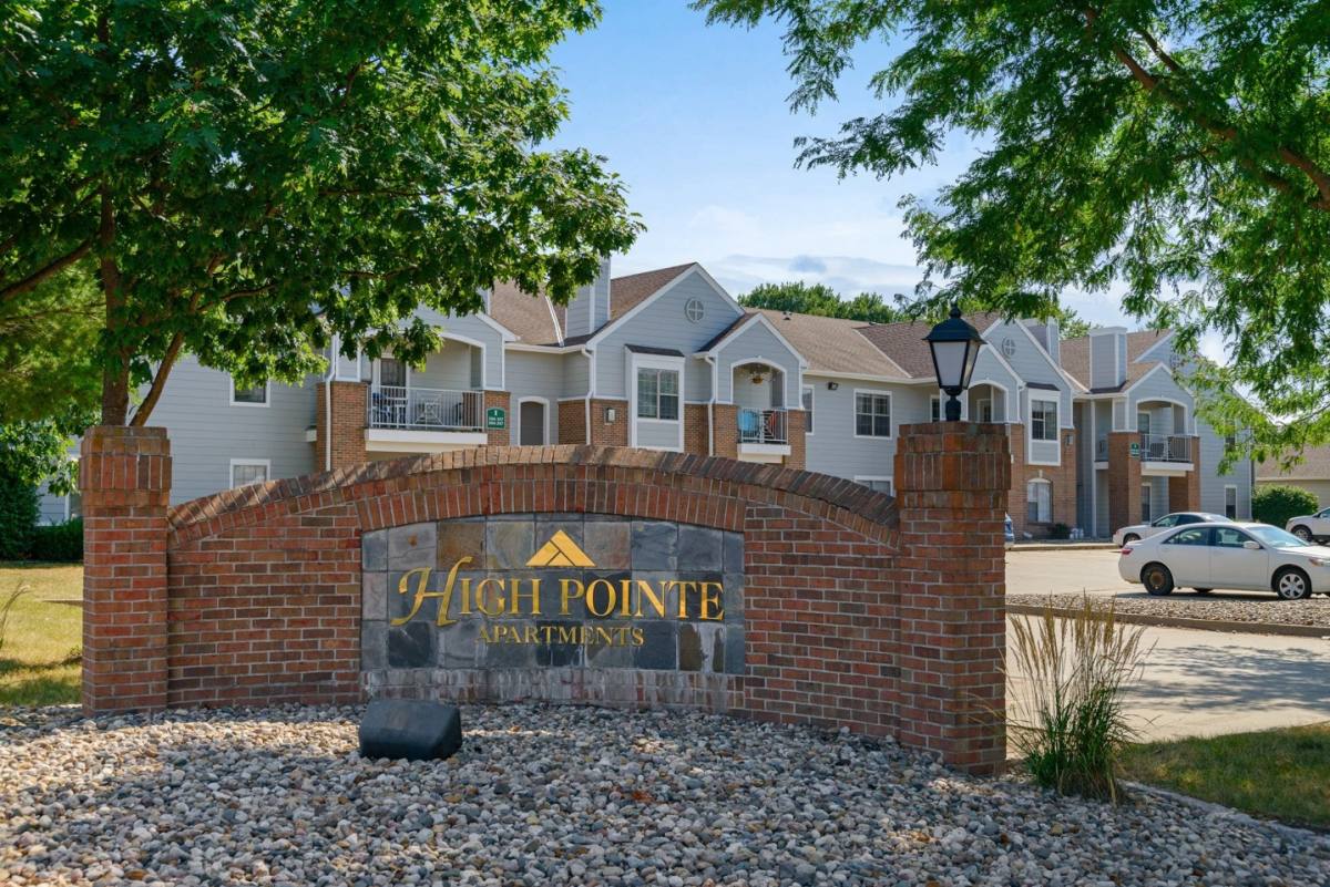 Apartment for rent at High Pointe, 1900 Cedar St, Norwalk, IA 50211
