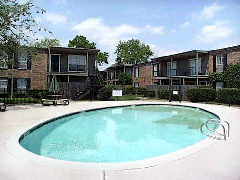 Apartment for rent at Oaks of Charleston, 15 Charleston Park Dr, Houston, TX 77025