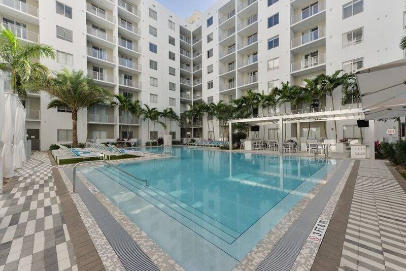 Apartment for rent at Pearl Dadeland, 7440 N Kendall Dr, Miami, FL 33156