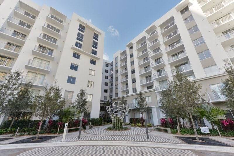 Apartment for rent at Pearl Dadeland, 7440 N Kendall Dr, Miami, FL 33156