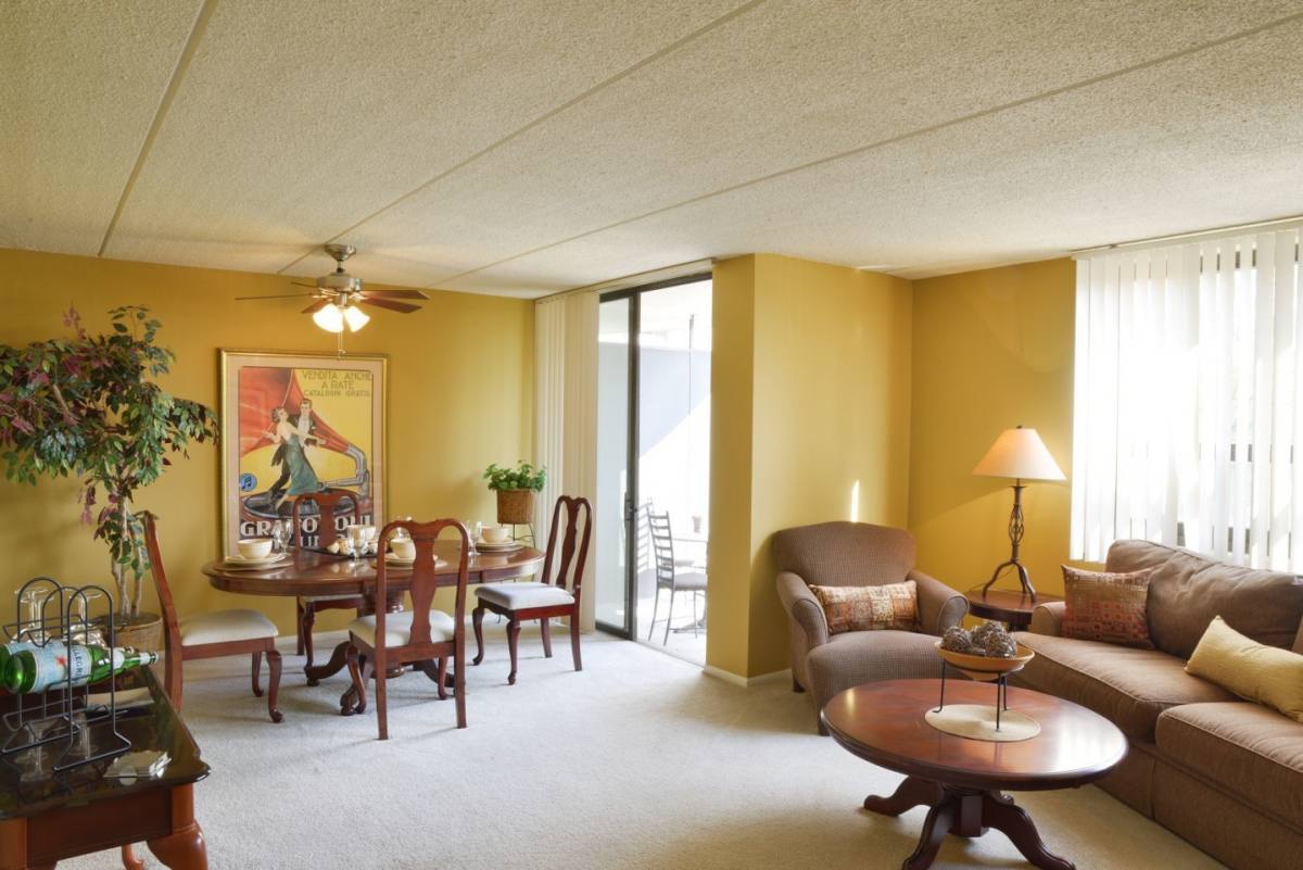 Apartment for rent at The Pavilion, 5441 N E River Rd, Chicago, IL 60656