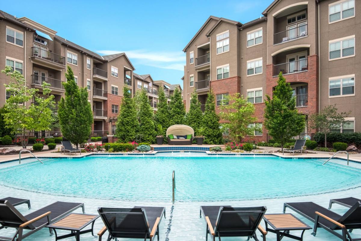 Apartment for rent at Village at Mission Farms, 4080 Indian Creek Parkway, Overland Park, KS 66207