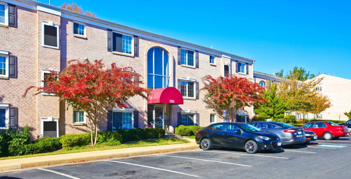 Apartment for rent at Dulles Glen, 1265 Elden St, Herndon, VA 20170