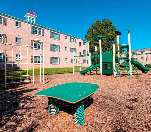 Apartment for rent at Dulles Glen, 1265 Elden St, Herndon, VA 20170