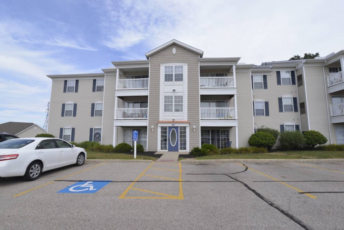 Apartment for rent at Stratford Crossings, 600 Grant Allen Way, Wadsworth, OH 44281