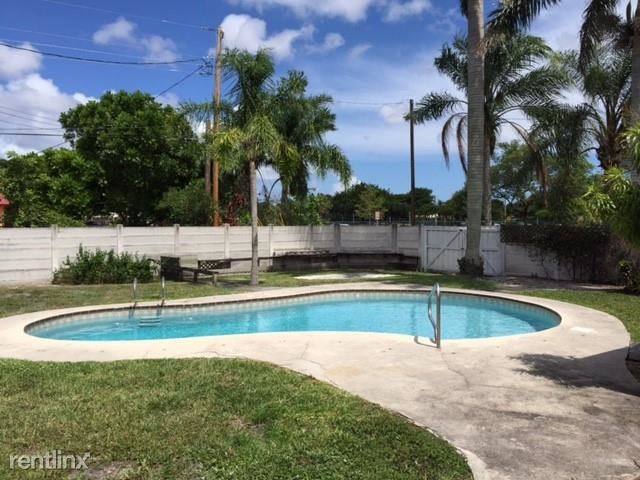 1801 N 39th Ave, Hollywood, FL 33021