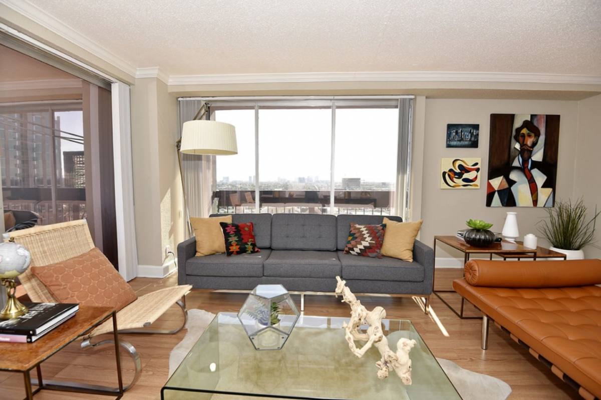 Apartment for rent at Houston House, 1617 Fannin St, Houston, TX 77002