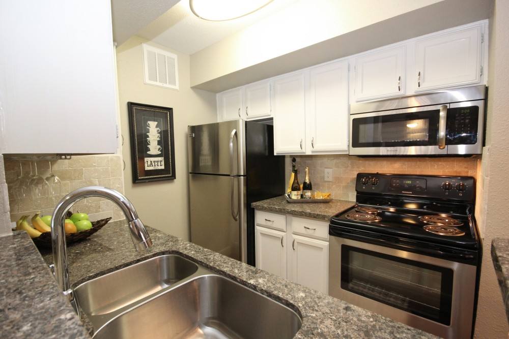 Apartment for rent at Monarch Medical Center, 8380 El Mundo St, Houston, TX 77054