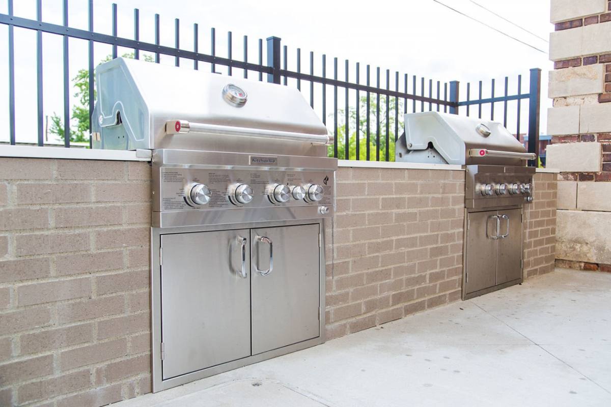 Apartment for rent at Bellerive, 214 E Armour Blvd, Kansas City, MO 64111