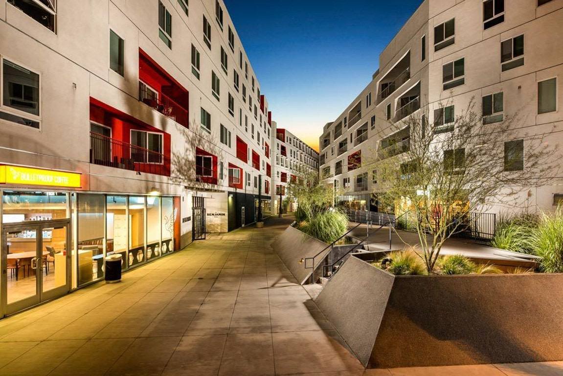 Apartment for rent at One Santa Fe, 300 S Santa Fe Ave, Los Angeles, CA 90013