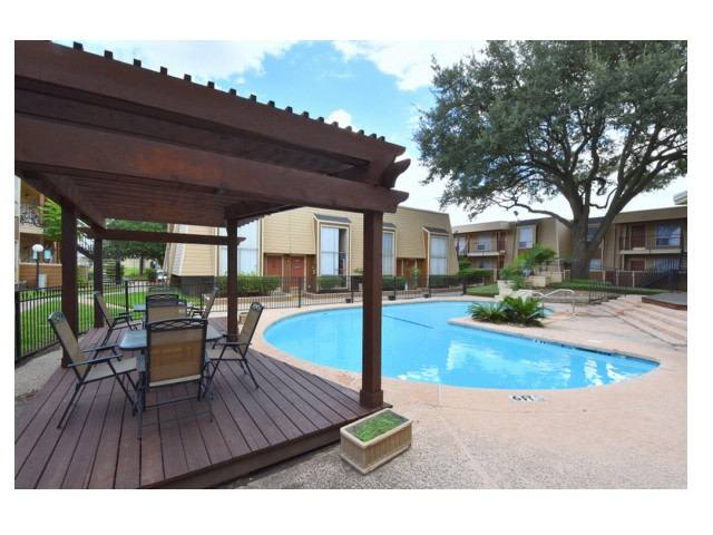 Apartment for rent at Falls of Maplewood, 9600 Glenfield Court, Houston, TX 77096