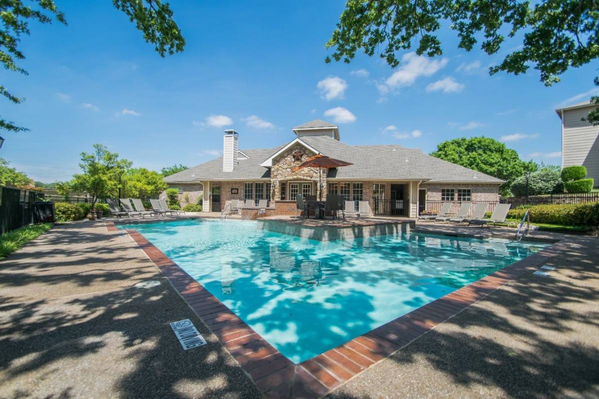 Apartment for rent at Southgate Glen, 1712 Martin Dr, Weatherford, TX 76086
