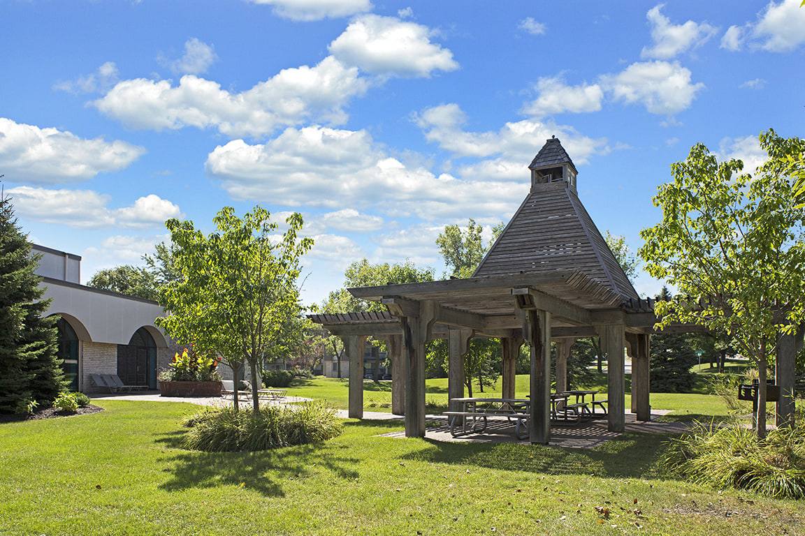 Apartment for rent at Pebblebrook Flats & Court, 9801 Harrison Rd, Minneapolis, MN 55437
