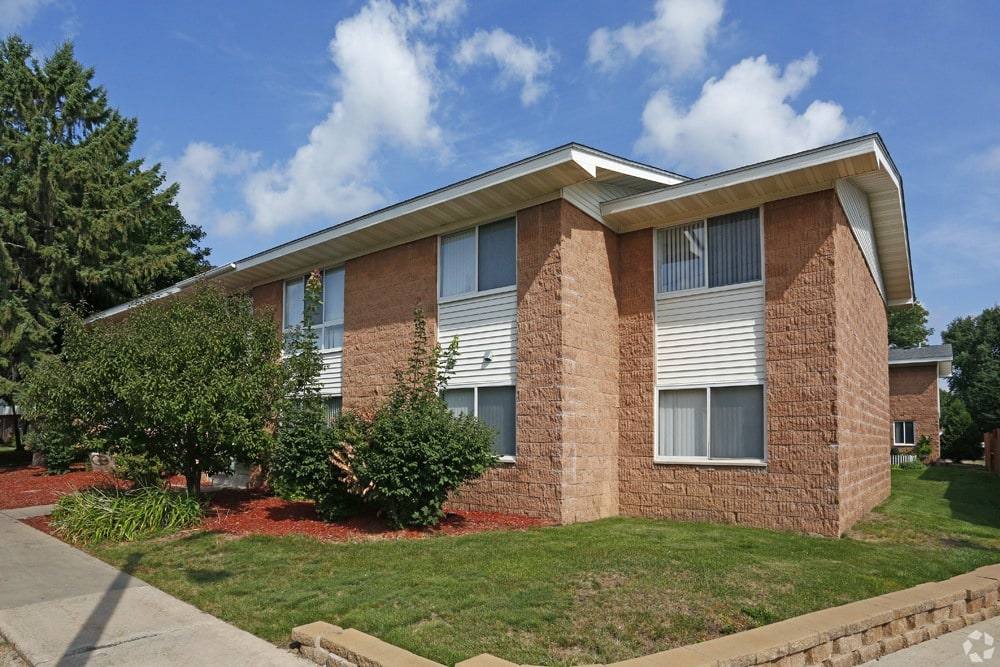 Townhouse for rent at Gates of Rochester, 2015 41st St NW, Rochester, MN 55901