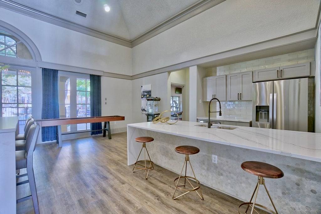 Apartment for rent at Elmsgate at Cliffside, 1635 Jefferson Cliffs Way, Arlington, TX 76006