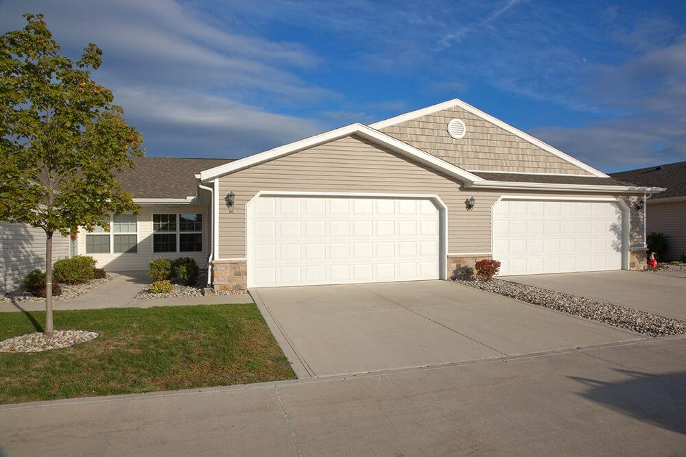 Apartment for rent at Redwood Oregon, 4744 Navarre Ave, Oregon, OH 43616