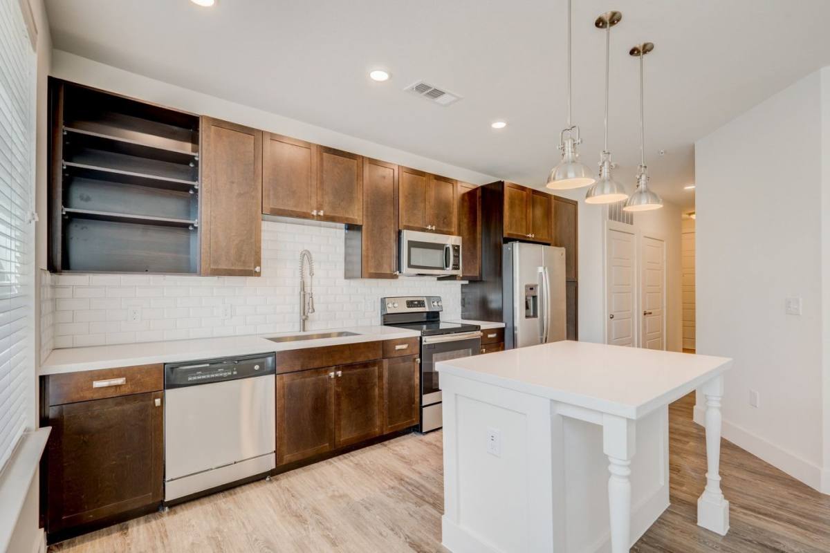 Apartment for rent at Encore Swiss Avenue, 4217 Swiss Ave, Dallas, TX 75204