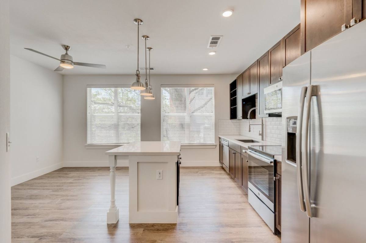 Apartment for rent at Encore Swiss Avenue, 4217 Swiss Ave, Dallas, TX 75204