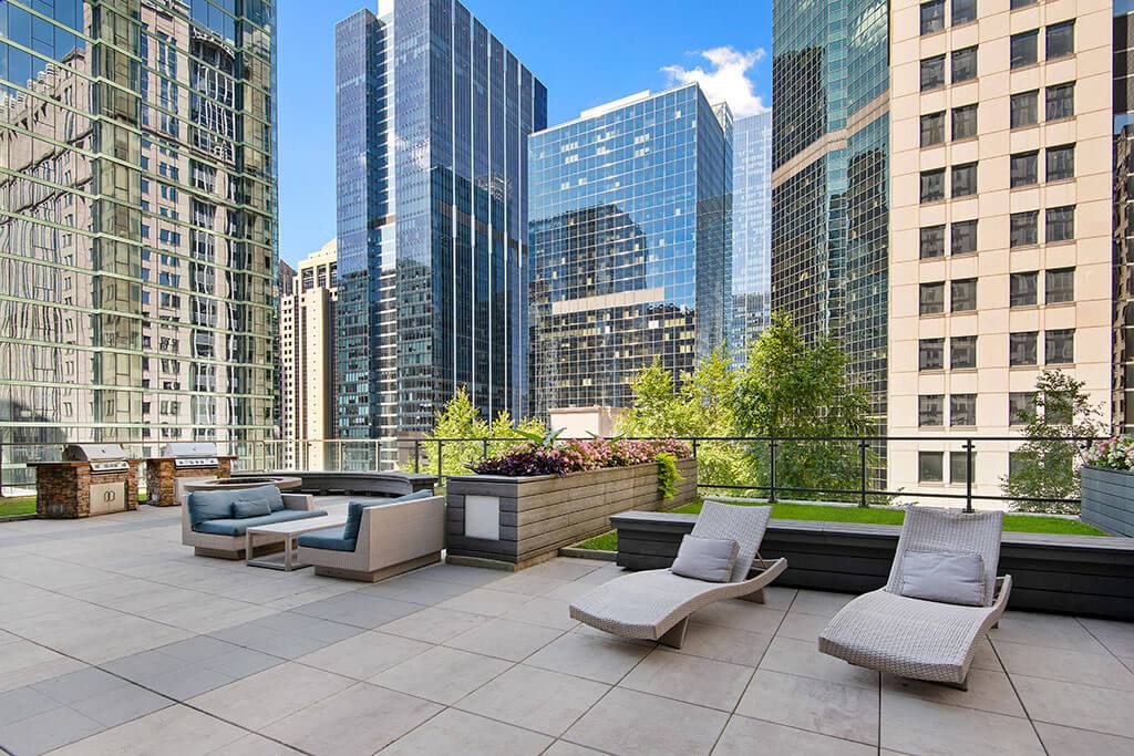 Apartment for rent at Lake & Wells, 210 N Wells, Chicago, IL 60601