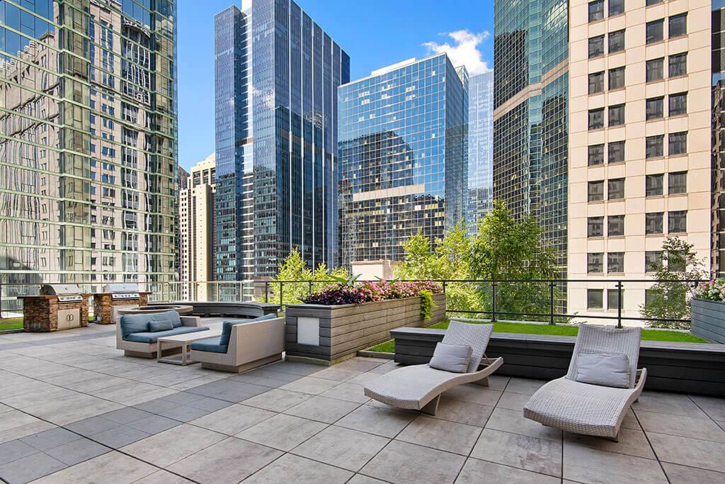 Apartment for rent at Lake & Wells, 210 N Wells, Chicago, IL 60601