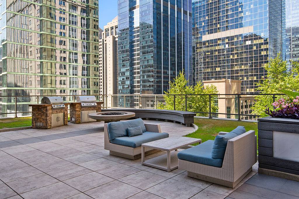Apartment for rent at Lake & Wells, 210 N Wells, Chicago, IL 60601