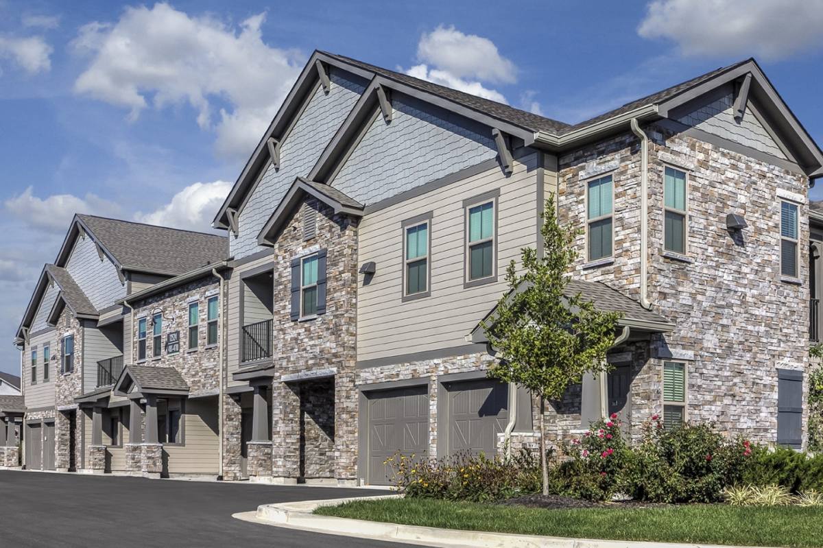 Apartment for rent at Adara Overland Park, 13401 Westgate St, Overland Park, KS 66213