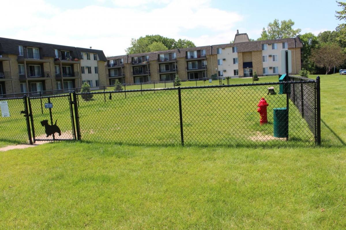 Apartment for rent at Shoreview Grand, 577 Harriet Ave, Saint Paul, MN 55126