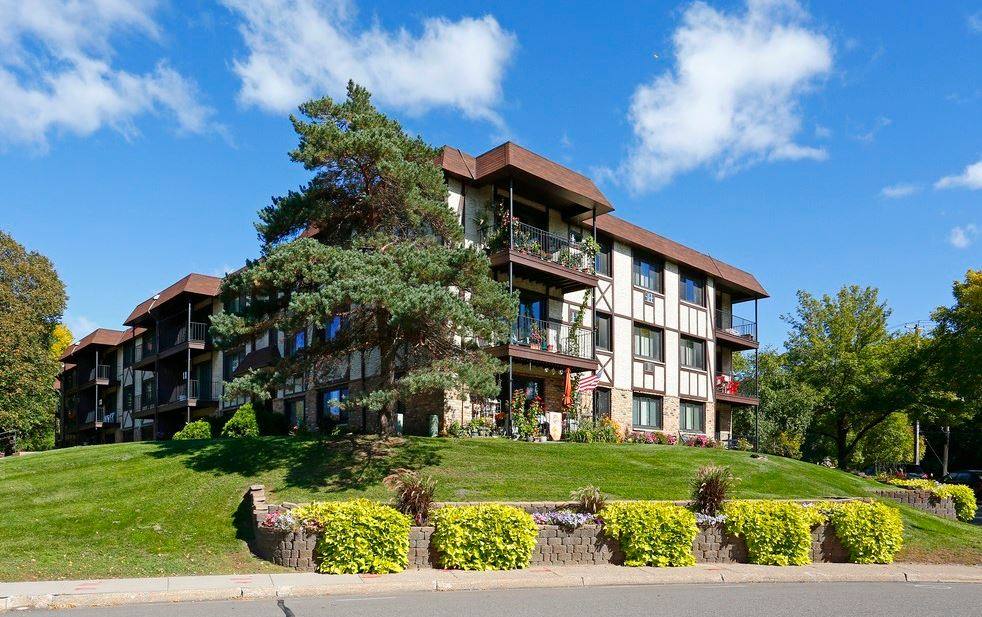 Apartment for rent at Villages on McKnight, 177 McKnight Rd N, Saint Paul, MN 55119