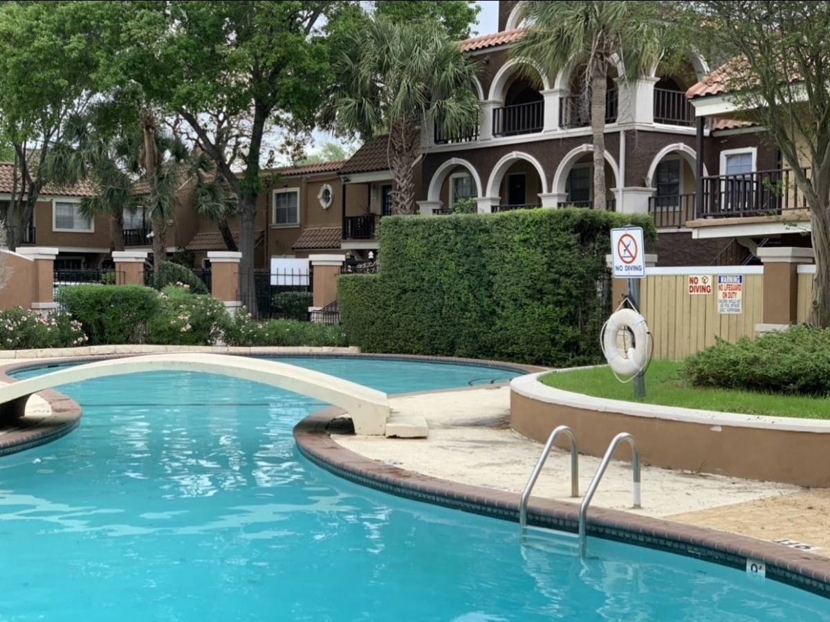 Apartment for rent at Trafalgar Apartment Homes, 2900 Briarhurst Dr, Houston, TX 77057