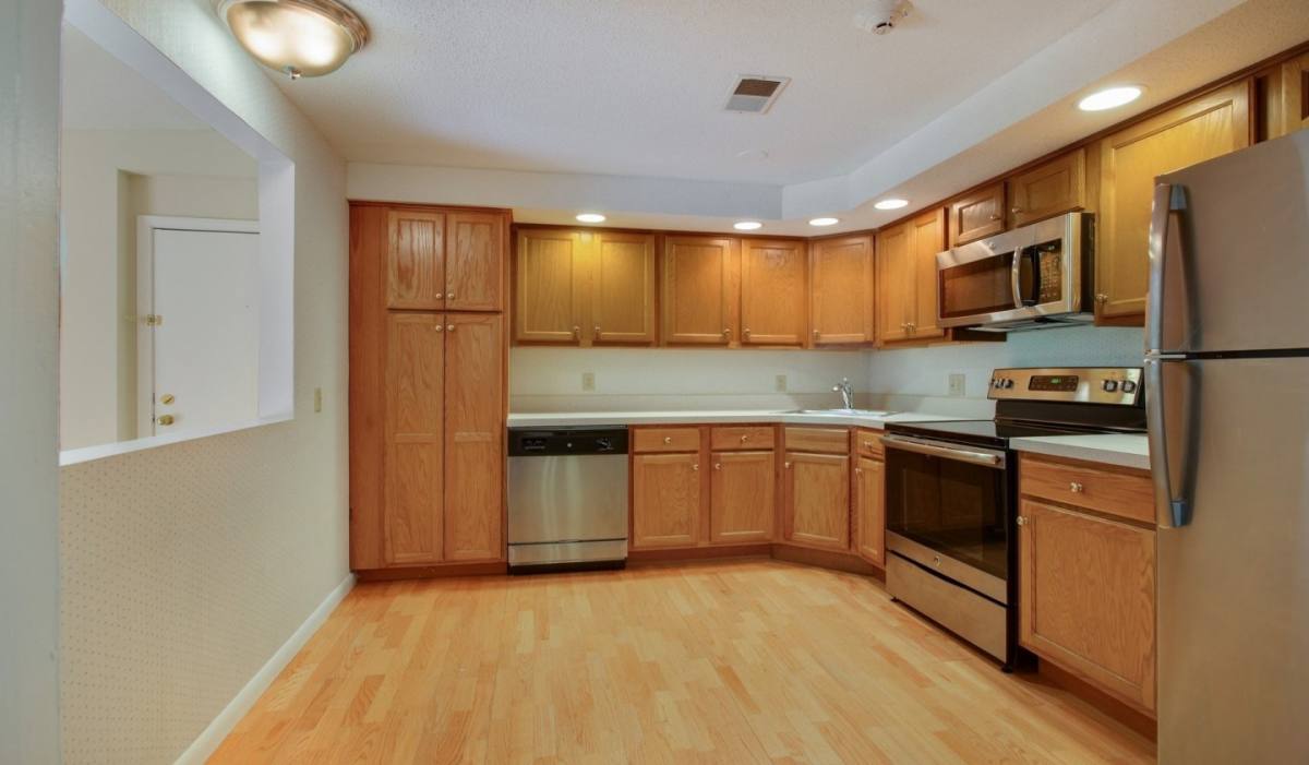 Apartment for rent at Royal Crest Estates North Andover, 50 Royal Crest Dr, North Andover, MA 01845