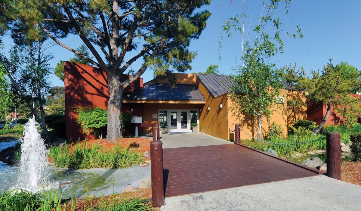 Apartment for rent at Laurel Crossing Apartment Homes, 203 Laurie Meadows Dr, San Mateo, CA 94403