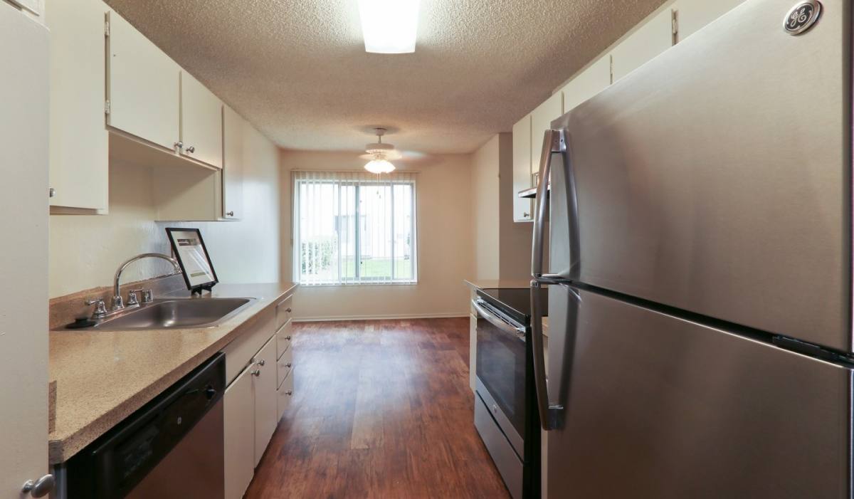 Apartment for rent at Laurel Crossing Apartment Homes, 203 Laurie Meadows Dr, San Mateo, CA 94403