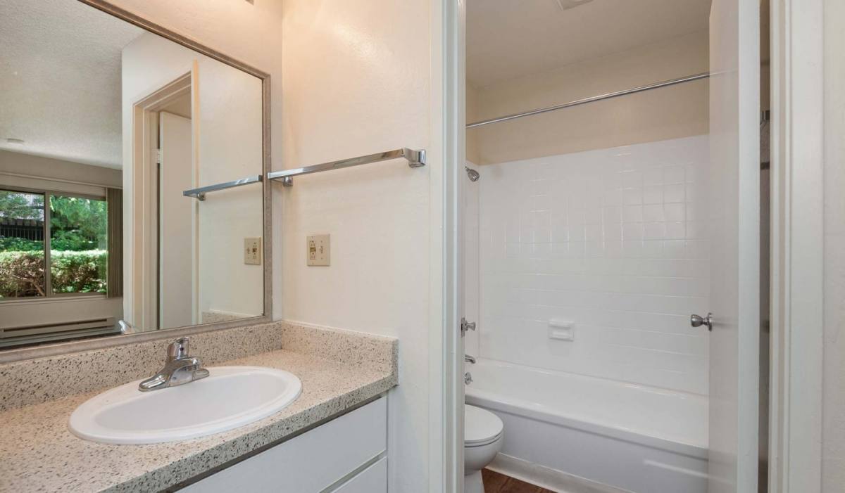 Apartment for rent at Laurel Crossing Apartment Homes, 203 Laurie Meadows Dr, San Mateo, CA 94403