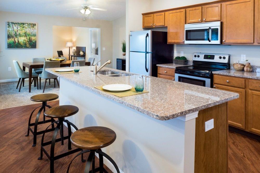 Apartment for rent at Redwood Avon Lake, 610 Hampshire Blvd, Avon Lake, OH 44012