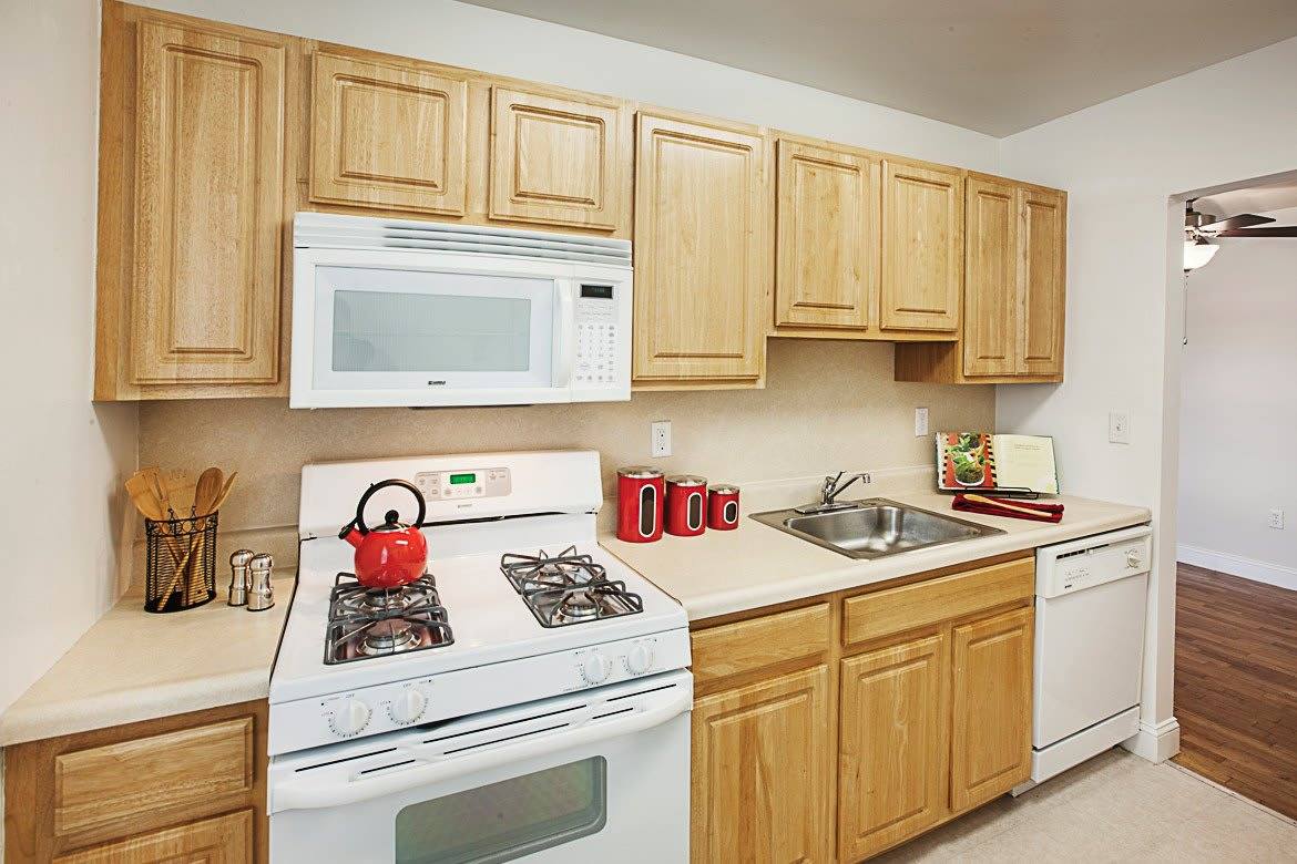 Townhouse for rent at Wayne Village, 27 Lancaster Court #B, Wayne, NJ 07470