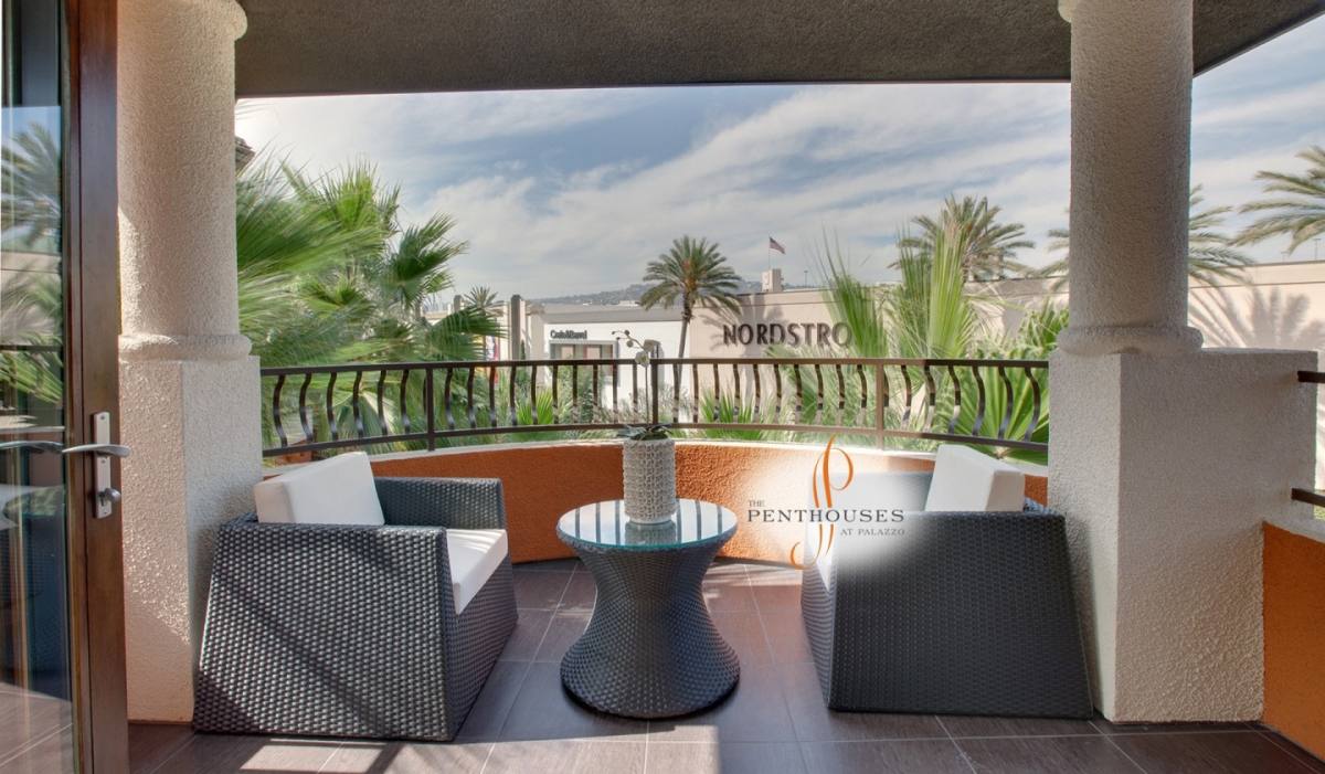 Apartment for rent at Palazzo West, 6220 W 3rd St, Los Angeles, CA 90036