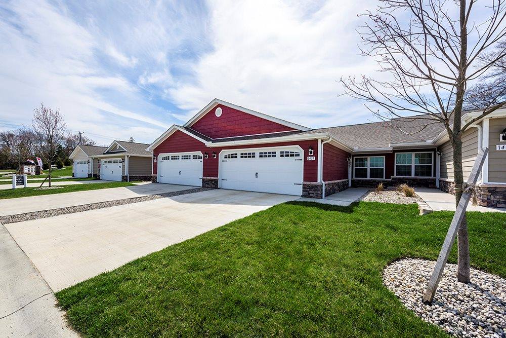 Apartment for rent at Redwood Pataskala, 312 Foxtail Dr, Pataskala, OH 43062