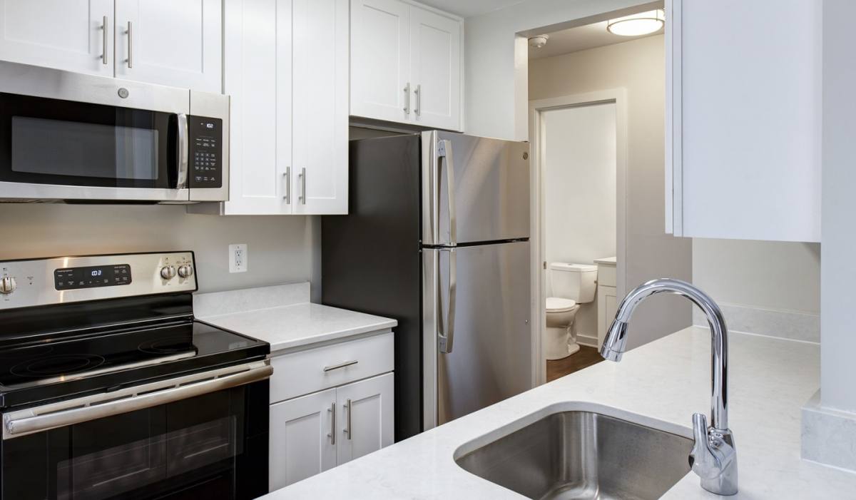 Apartment for rent at Hunt Club, 404 Christopher Ave, Gaithersburg, MD 20879