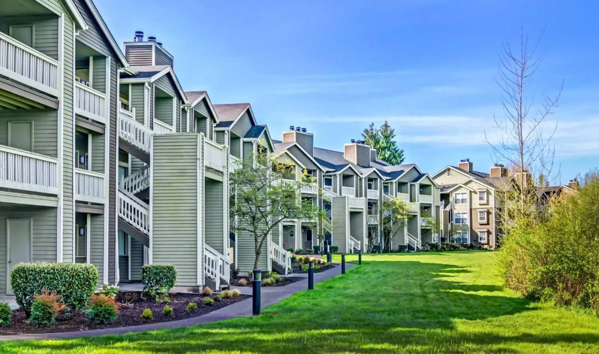 Apartment for rent at Birch Pointe, 17520 NW Cornell Rd, Beaverton, OR 97006