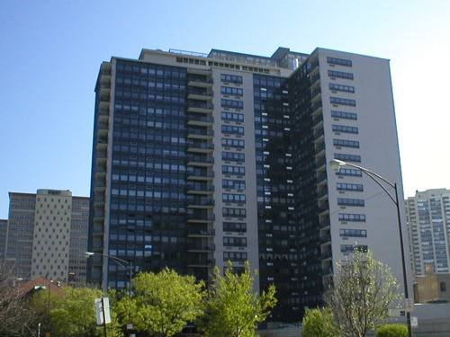 Apartment for rent at 4100 N Marine Dr, Chicago, IL 60613