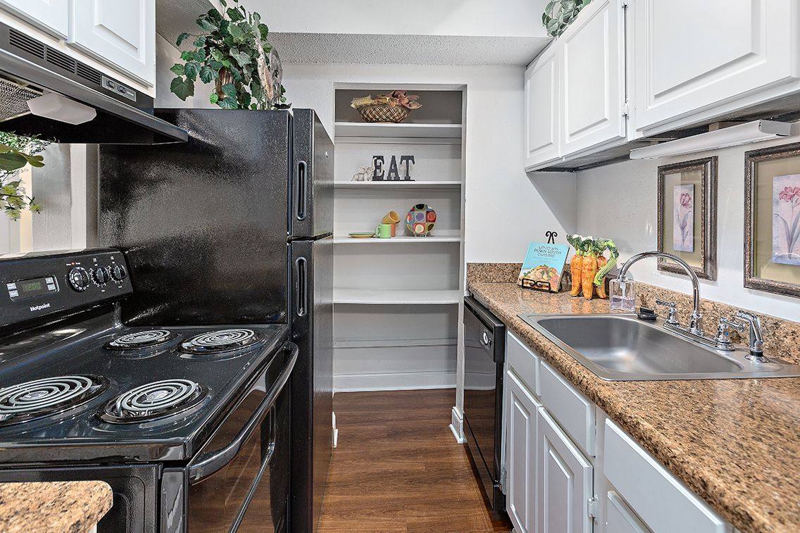 Apartment for rent at Dwell at Greenridge, 7910 Crossroads Dr, Charleston, SC 29406